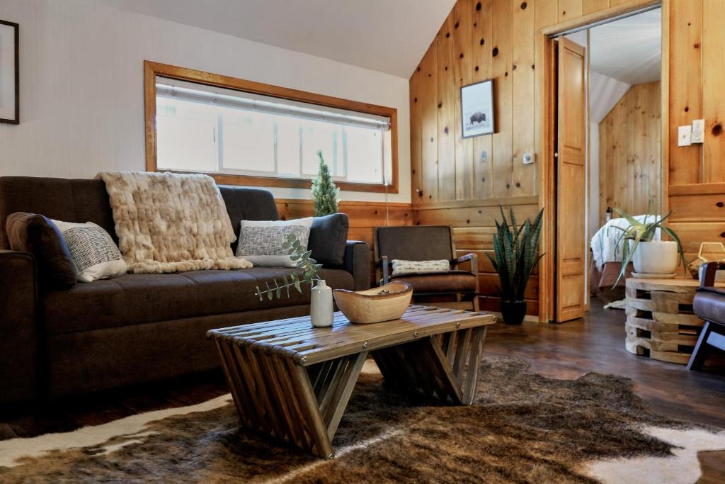 June Lake Hotel | Lake Front Cabins