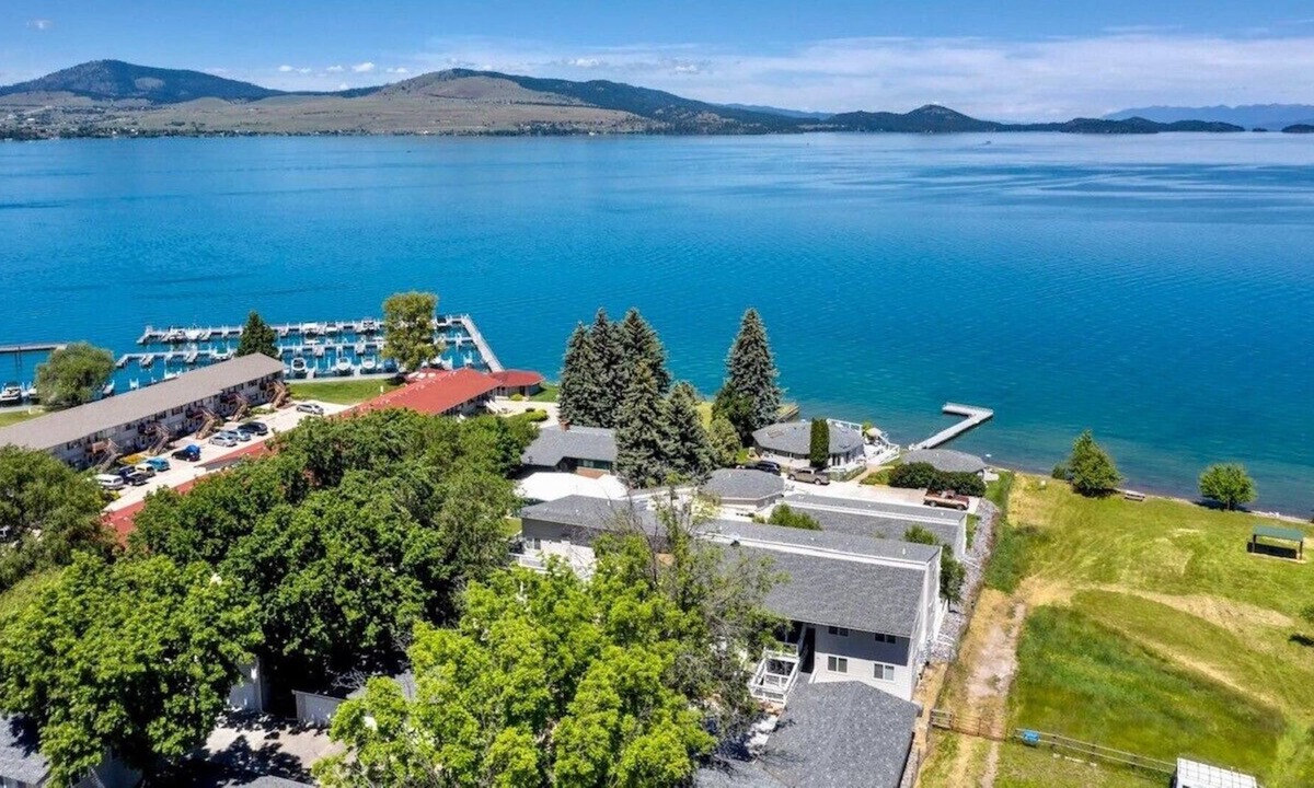 Polson Condo | Lake Front condo with water access