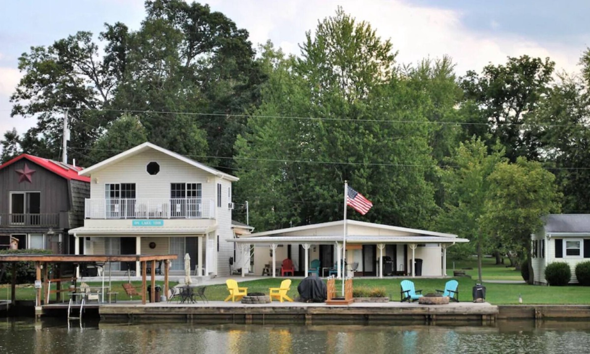 Saint Johns House | Lake front cottage