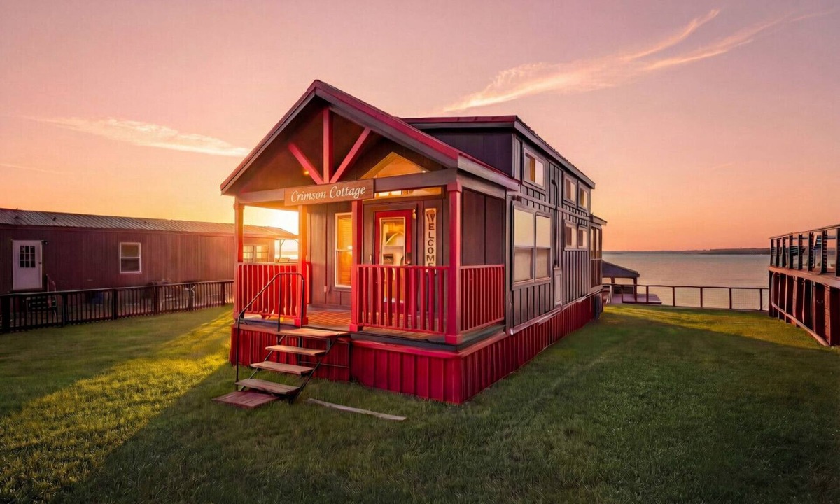 Dogwood House | Lake Front Cottage Paradise!