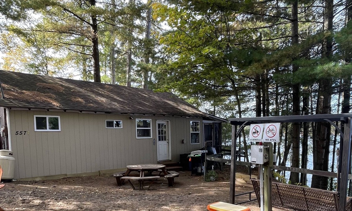 Brantingham Cottage | Lake front Cottage