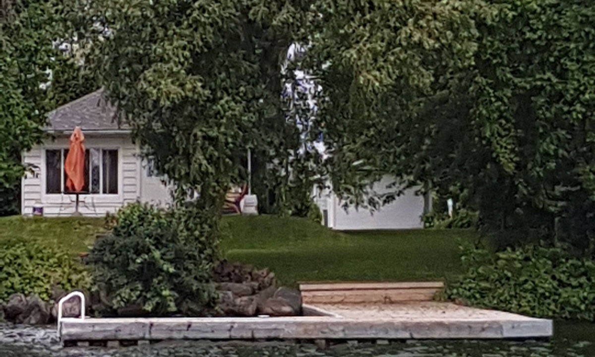Innisfil Cottage | Lake front cottage with private dockn4 Bedroom 2 bathroom
