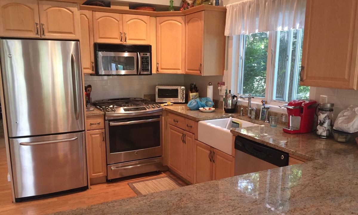 South Salem Cottage | Lake Front Cozy Cottage