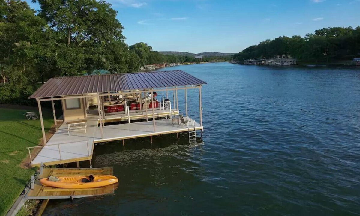 Marble Falls House | Lake Front Family Retreat: Colorado Arm Lake LBJ Private Dock & Kayaks Burnet TX