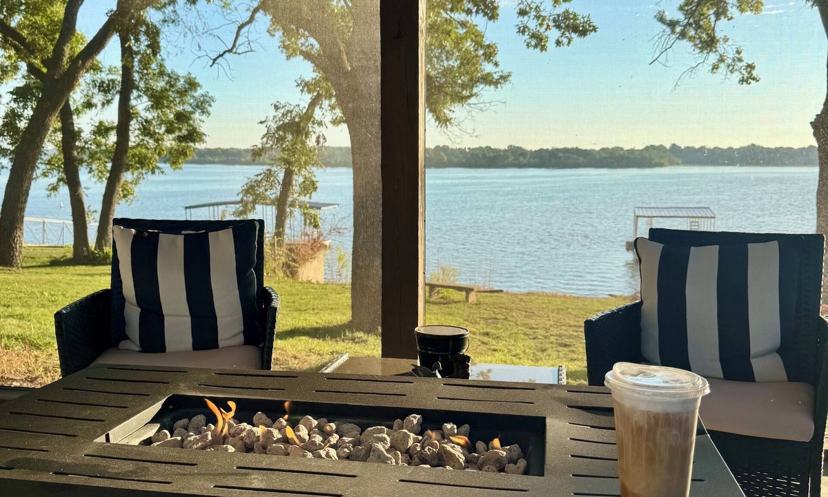 Grove Cabin | Lake front getaway w/slip located in Wolf Creek