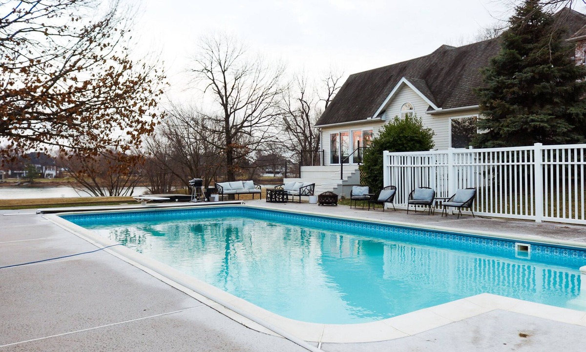 Carl Junction House | Lake Front, Heated Pool Year-Round