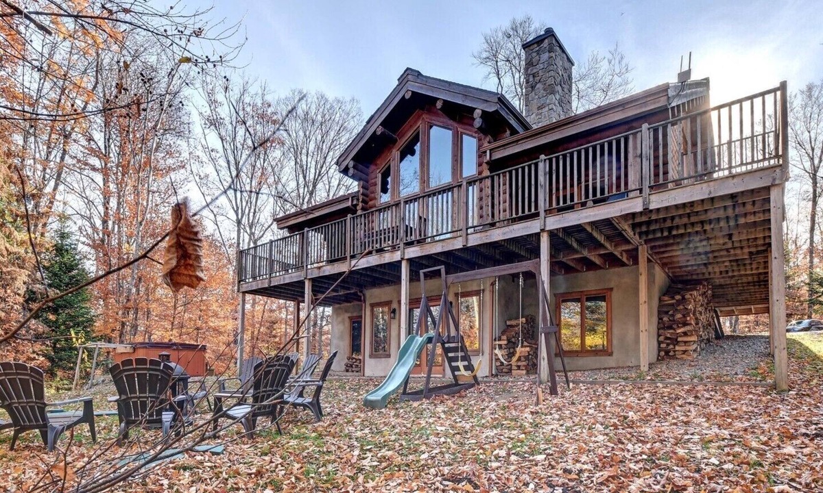 Labelle House | Lake front Log home 7 bedrooms