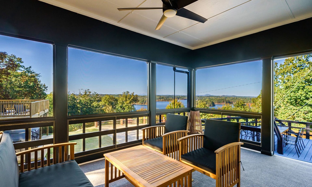 Gainesville House | Lake Front Mountain View w/6 King beds