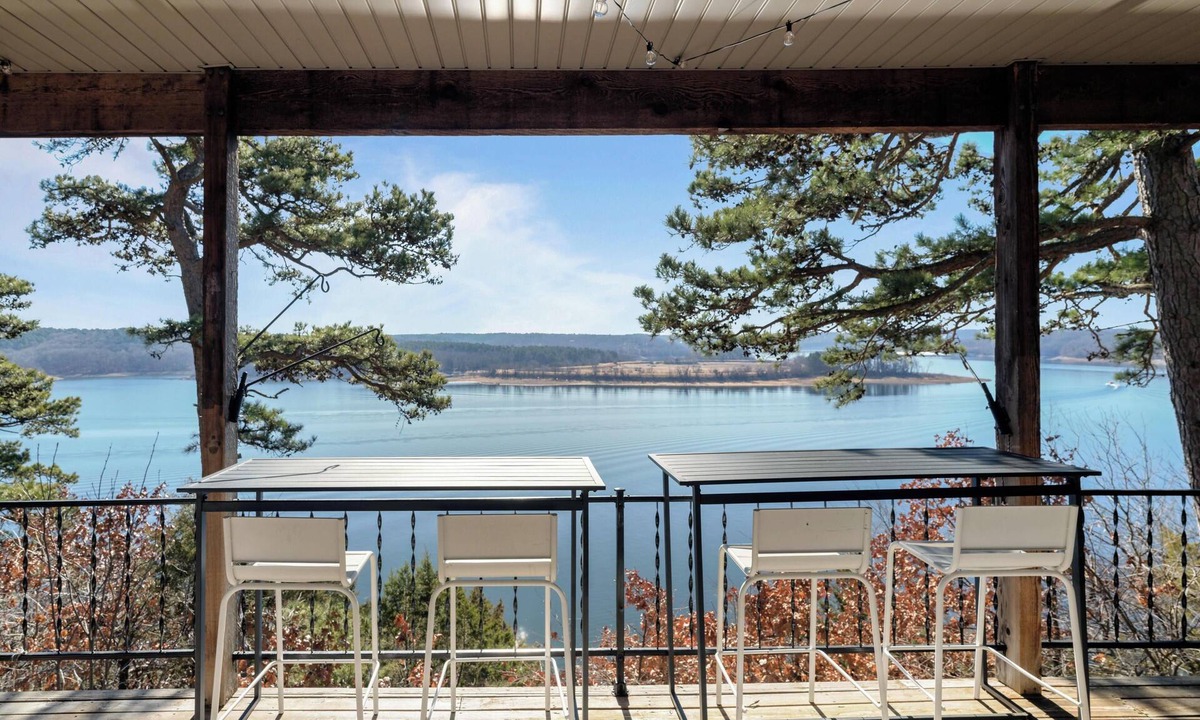 Beaver Shores House | Lake front oasis on Beaver Lake/Rogers