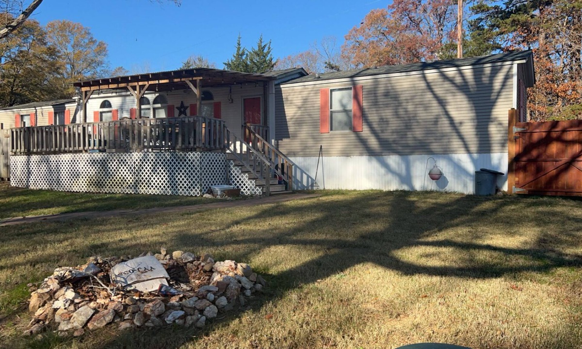 Clarksville House | Lake Front Paradise