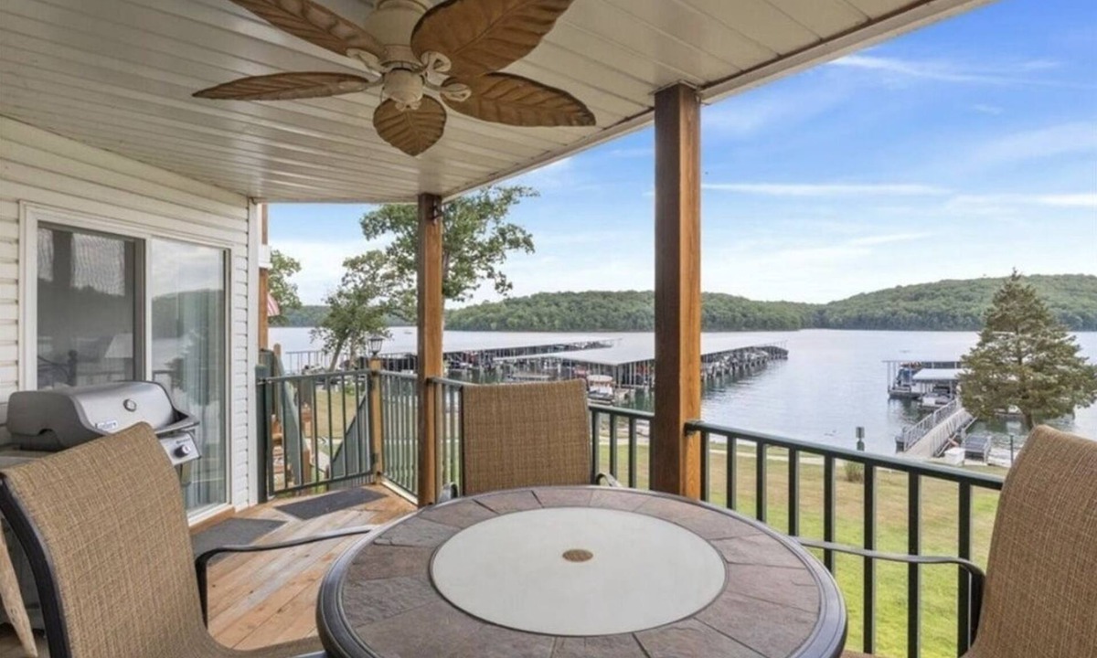 Kaiser Condo | ~ Lake Front ~ Parkview Paradise ~