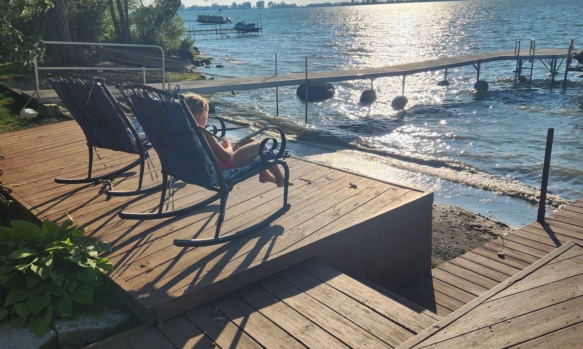 Three Mile Bay Cabin | Lake front retreat on Blue Bill Bay