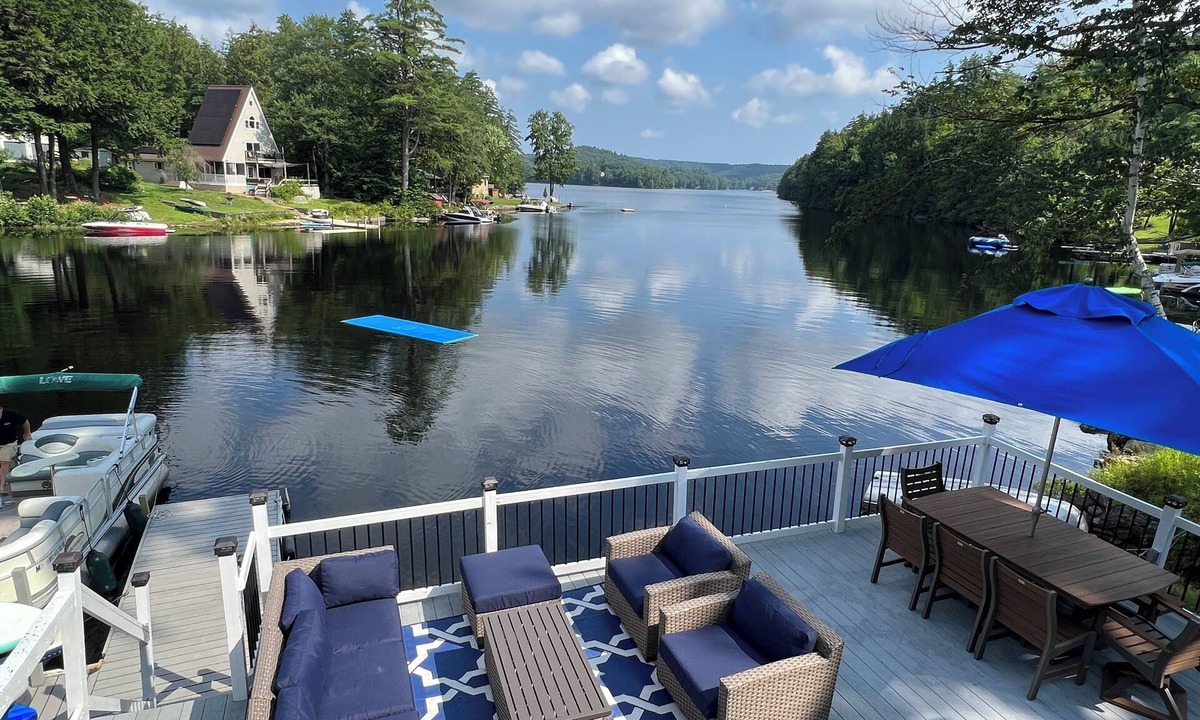 Weare House | Lake Front Retreat with Deep Water Dock
