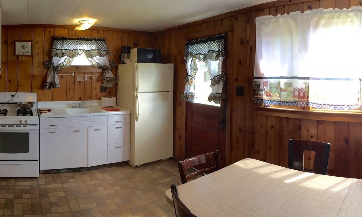 Beach Lake House | Lake Front Rustic Cabin #2 on Private Lake!