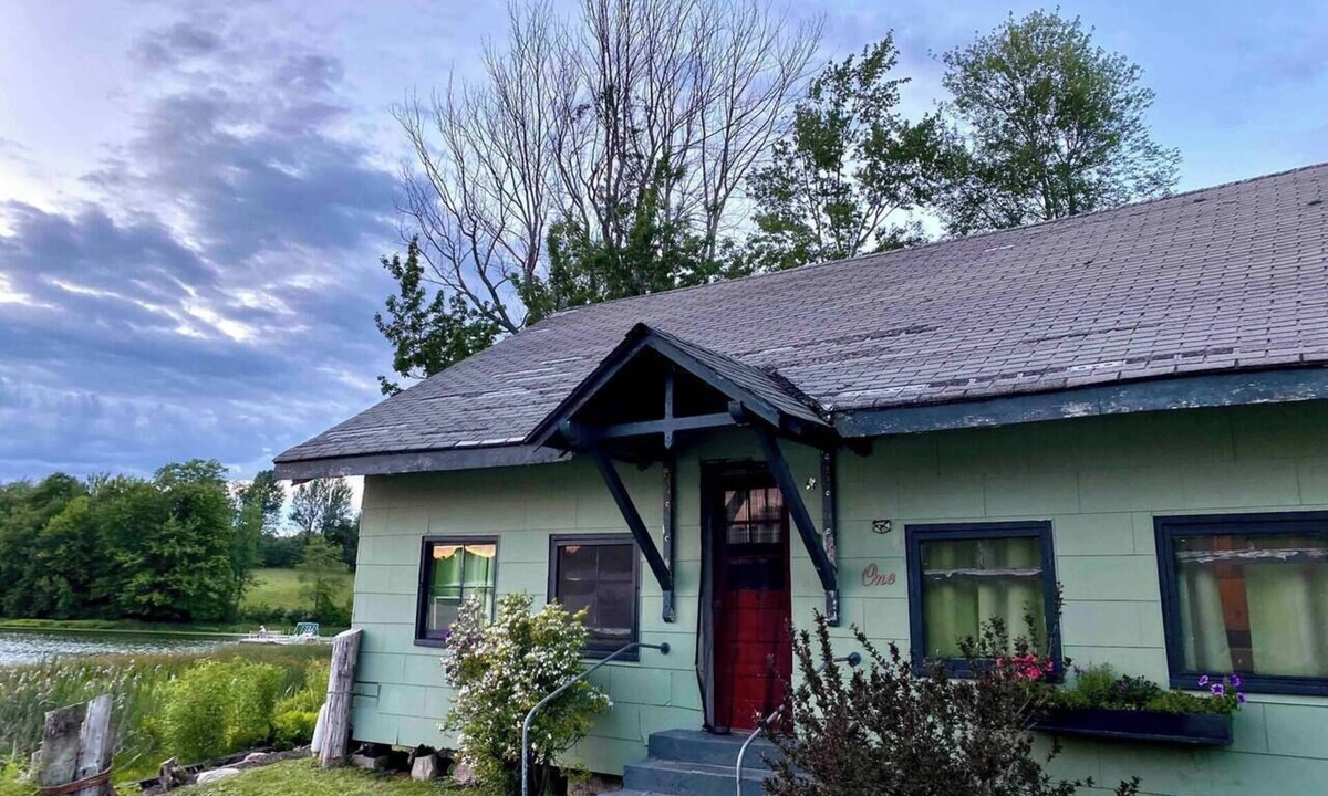 Beach Lake House | Lake Front Rustic Cabin #1 on Private Lake!