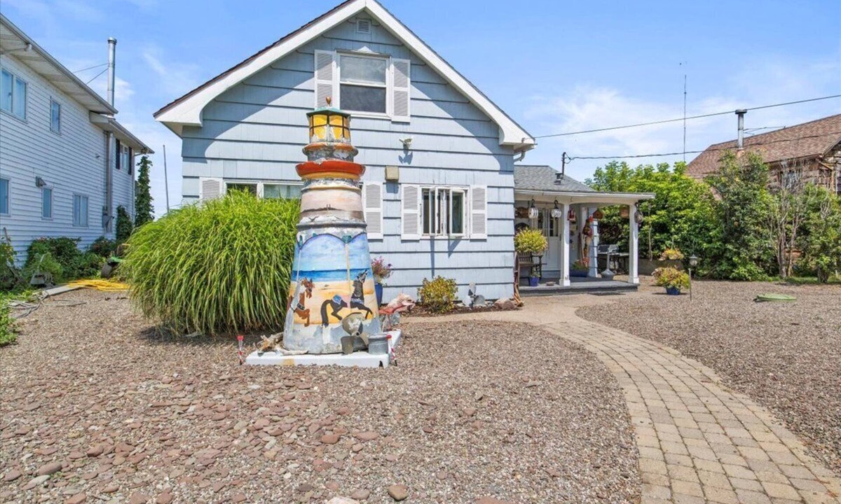 Hilton Cottage | Lake Front Two Bedroom Cottage!