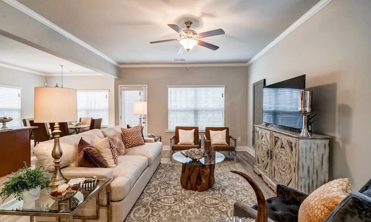 Morrow House | Lake-Front View Home W/Open Deck & 2 King Beds