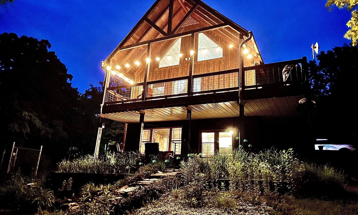 Lampe House | Lake Front Villa near Branson