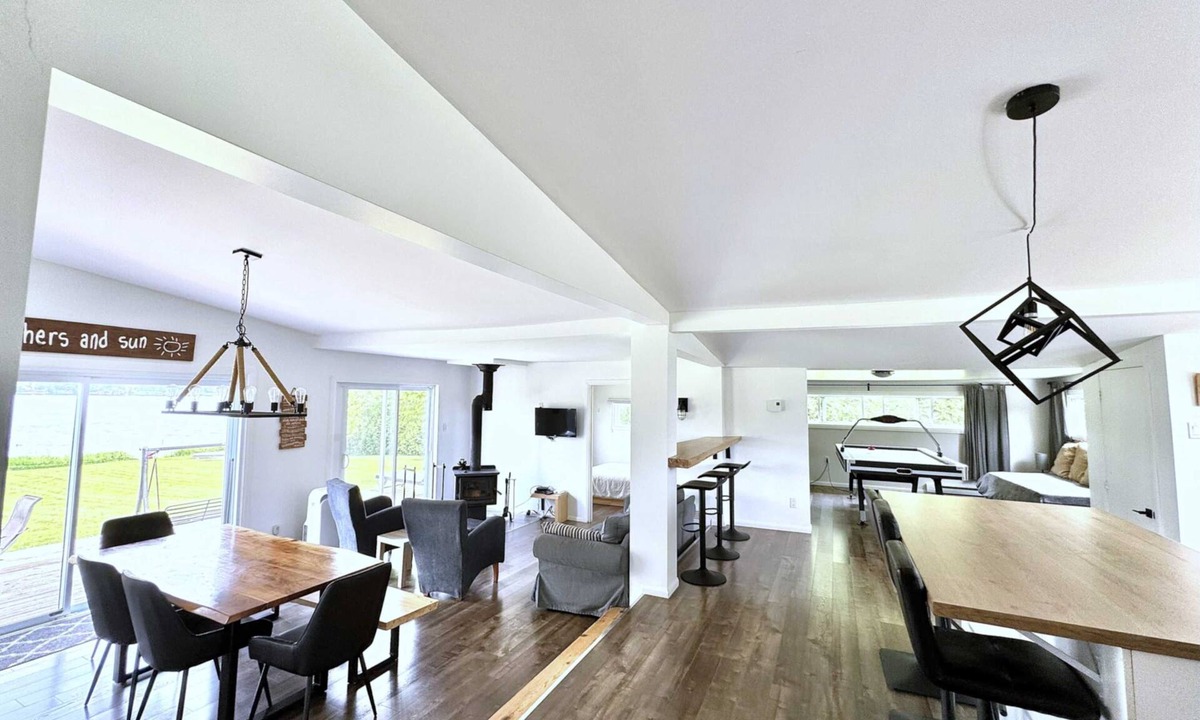 Disraeli Ski Chalet | Lake & Game Room | Chalet Brothers and Sun