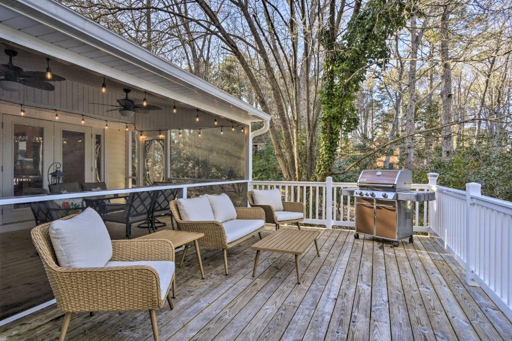 Littleton House | Lake Gaston Waterfront Getaway with Dock and Games!