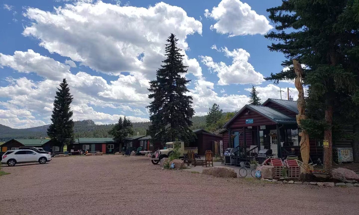 Lake George Cabin | Lake George Cabins & RV Park: Cabin 2, Step to my Loo