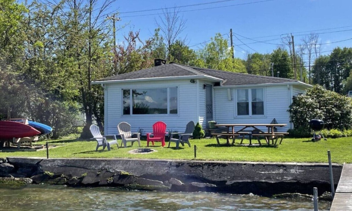 Mayville Cottage | LAKE Getaway w GREAT VIEWS + dock+ fire pit + BBQ