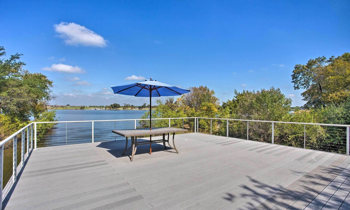 Granbury House | Lake Granbury Getaway! Family Home w/Deck & Games