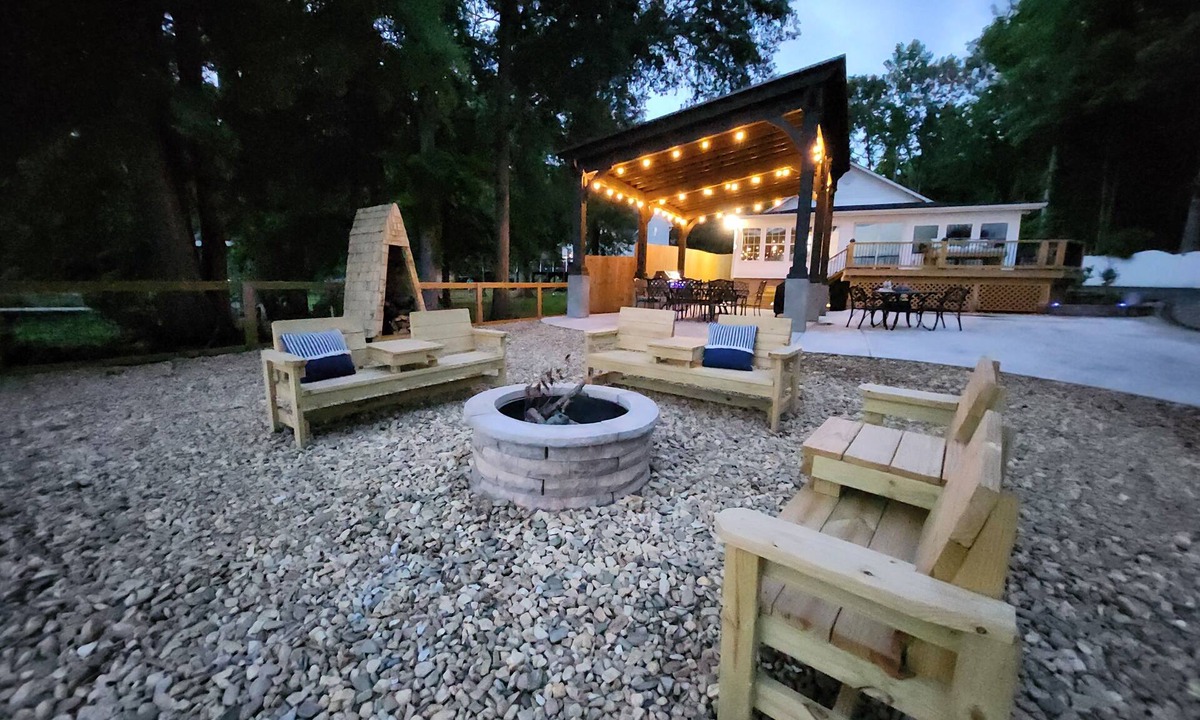 Waterloo House | Lake Greenwood Lodge-Main House and Guest House- Boats and Pups Welcome
