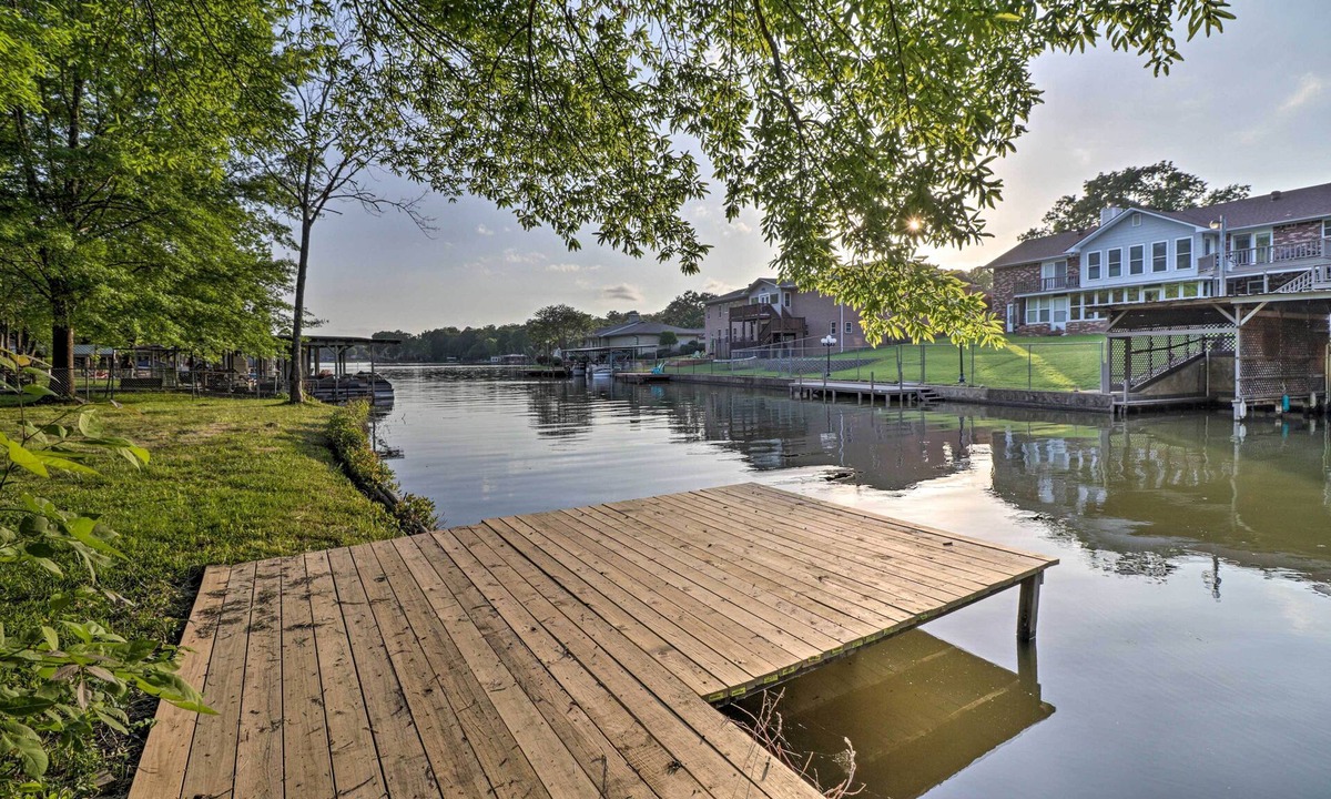 Piney House | Lake Hamilton Home w/Dock: 8 Mi to Hot Springs NP