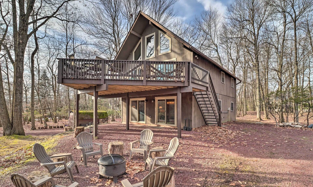 Lake Harmony Estates Cabin | Lake Harmony Access: Home w/Game Room + Fire Pit!