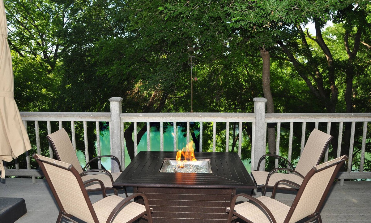 McQueeney House | Lake Haus on McQueeney
