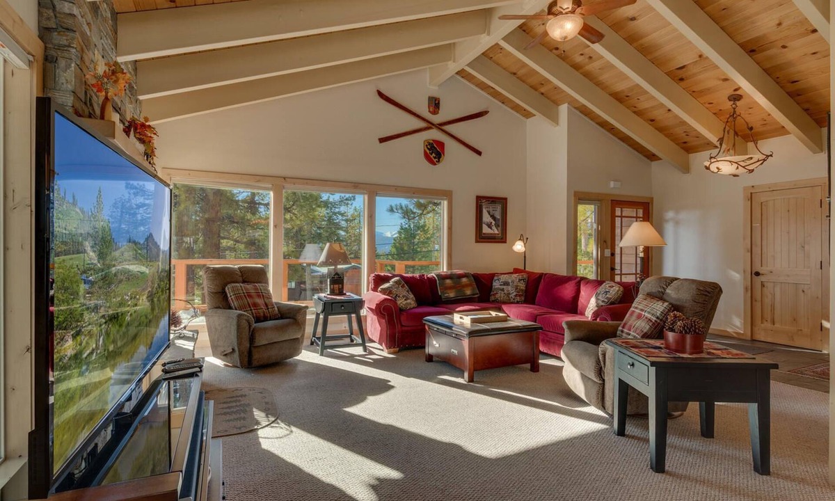 Lake Forest House | Lake Haven at Dollar Point by Tahoe Getaways - Spacious 4 BR w/Sauna & Lake Views