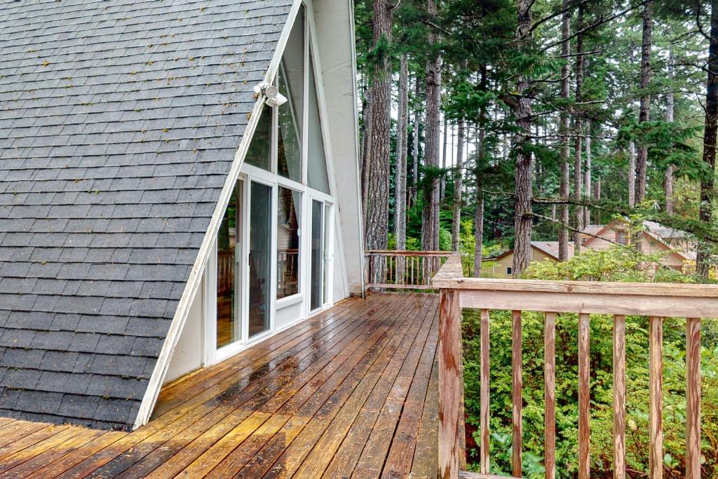 Dunes City House | Lake Haven