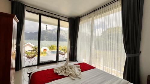 Toya Bungkah Villa | lake hill view