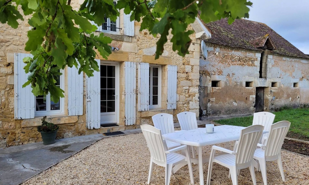 Maurens House | Lake House – A Tranquil Escape