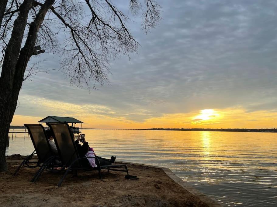 Cedar Creek Reservoir House | Lake home on 3 acres