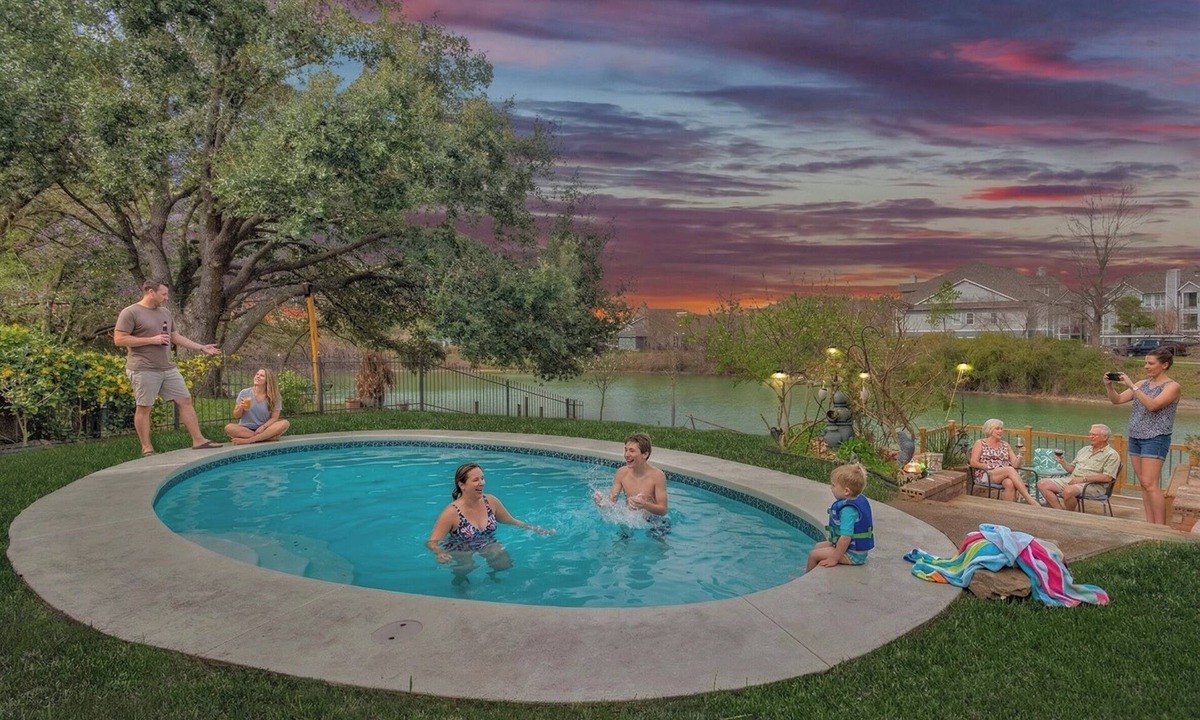 Addicks House | Lake Home, Pool, Deck, Dogs Welcome, 3BR Sleeps 9, Katy-Houston, Licensed STR