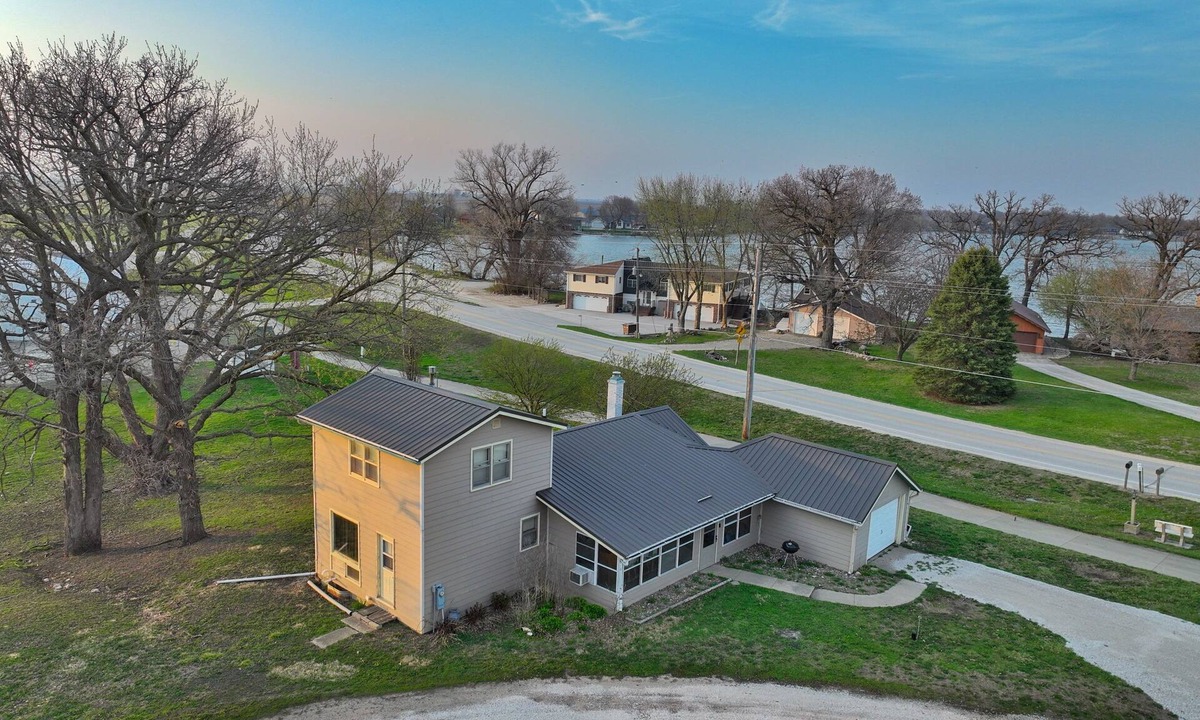 Twin Lakes House | Lake House ACROSS FROM DOCK & option to rent 2 additional homes on 2.3 acres!
