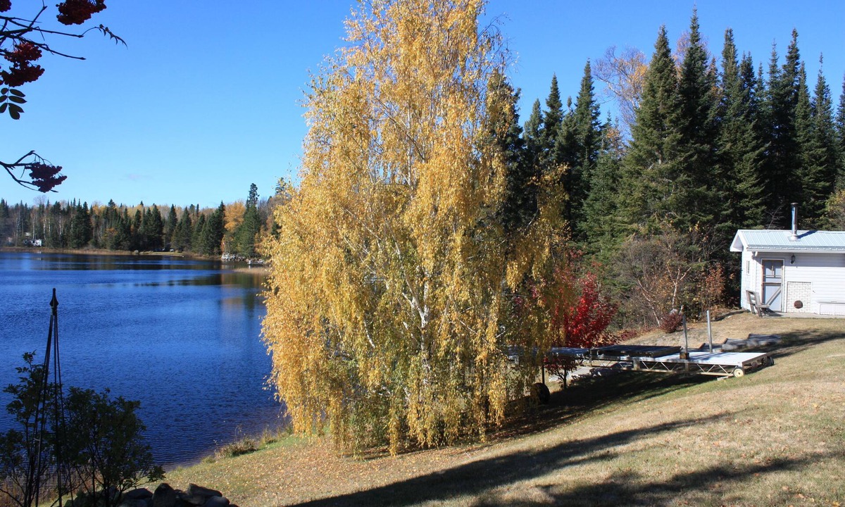 Kaministiquia House | Lake House