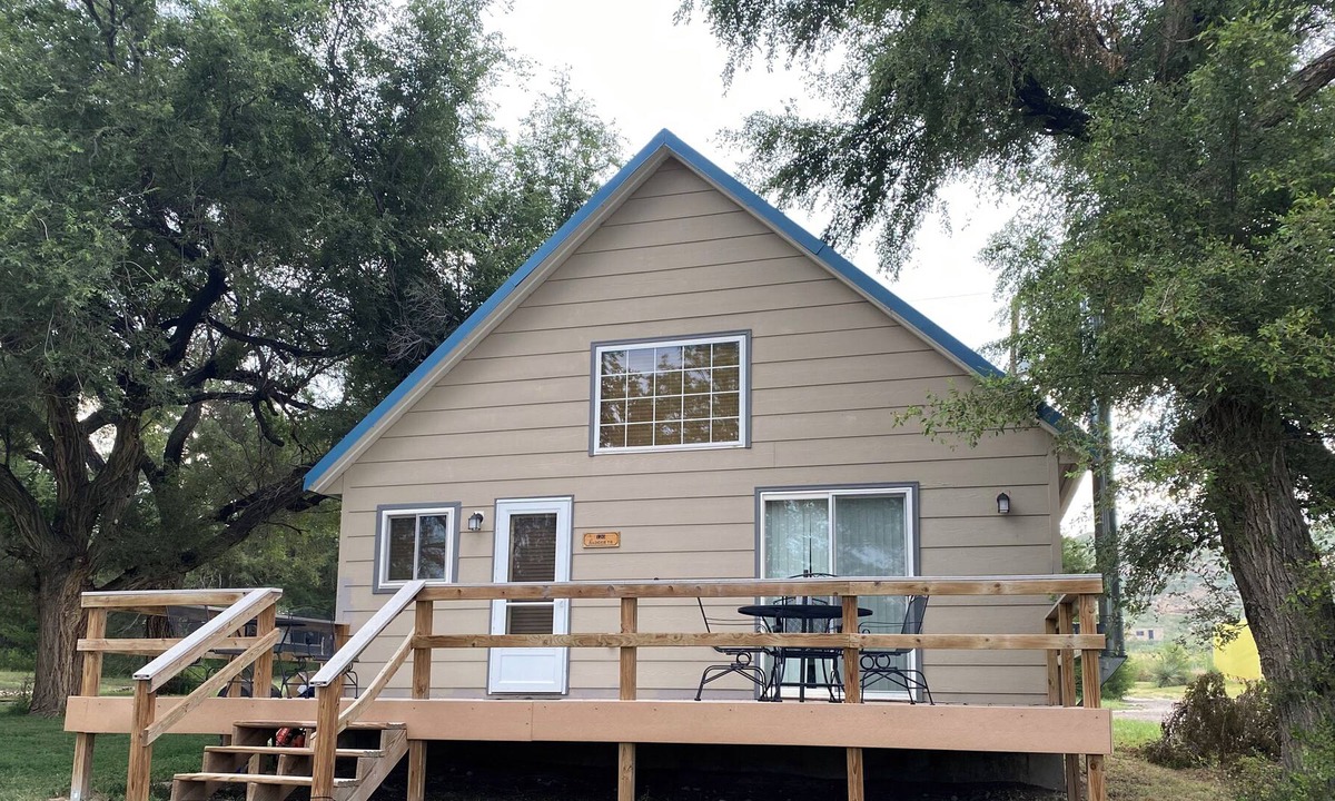 Scott City Cabin | Lake house @ Historic Scott Lake