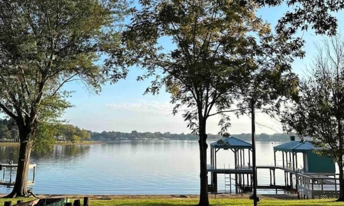 Flint House | Lake House - Hot Tub, Amazing Views, Private Dock, & 8 Beds