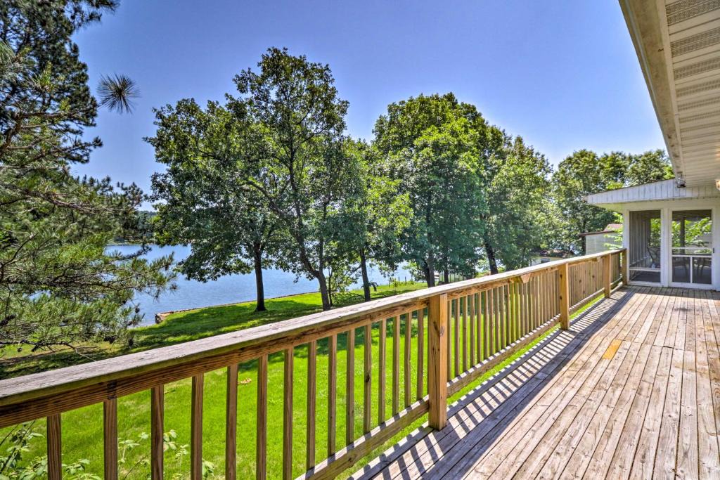 Horseshoe Bend House | Lake House in Horseshoe Bend Near Ozark Forest!