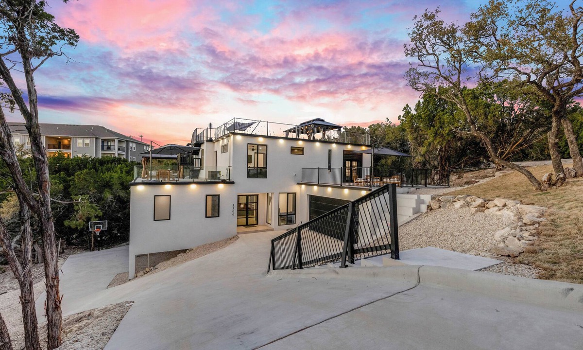 Highland Lake Estates House | Lake House In Lago Vista-Lake Travis