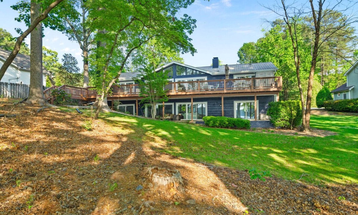 Cumming House | Lake House · Lanier Lake House
