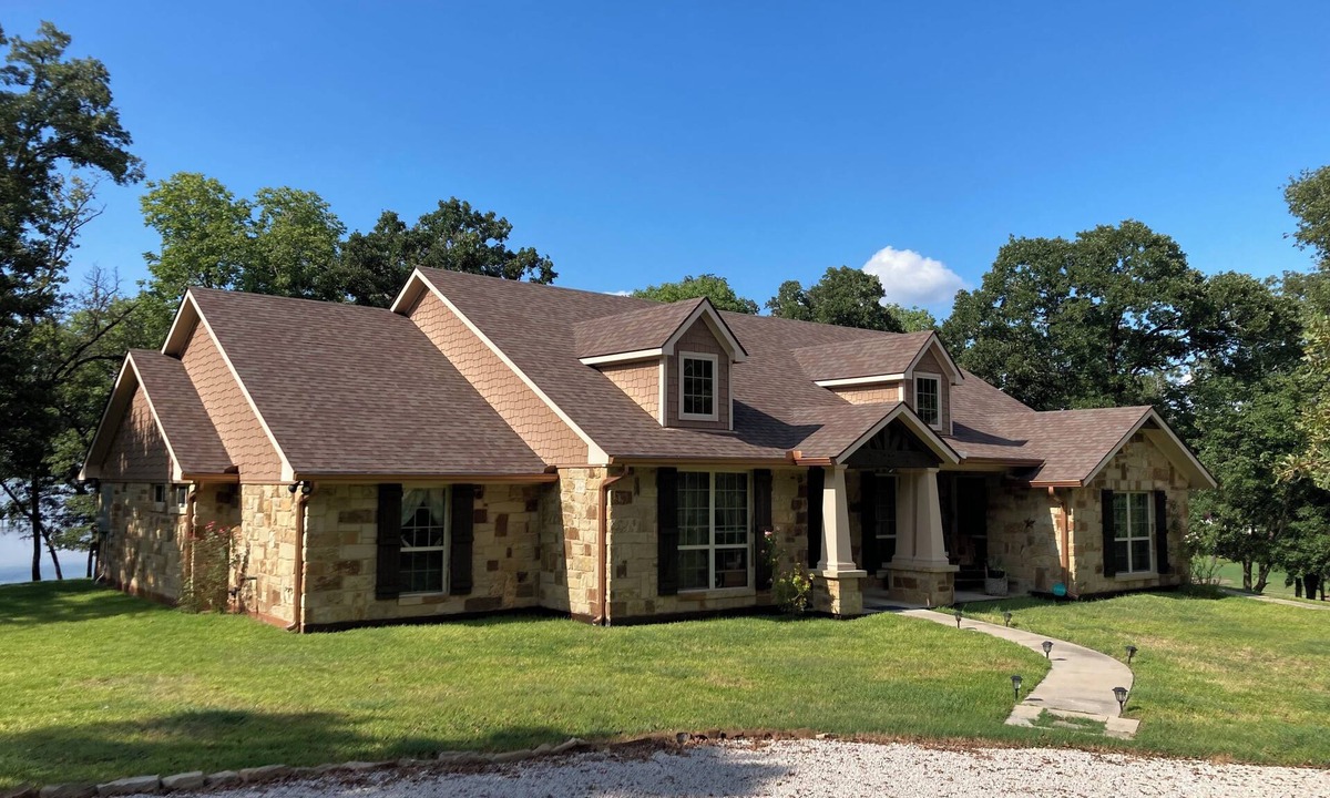 Streetman House | LAKE HOUSE on Richland Chambers. 3br 3 bath with boat dock. Secluded property