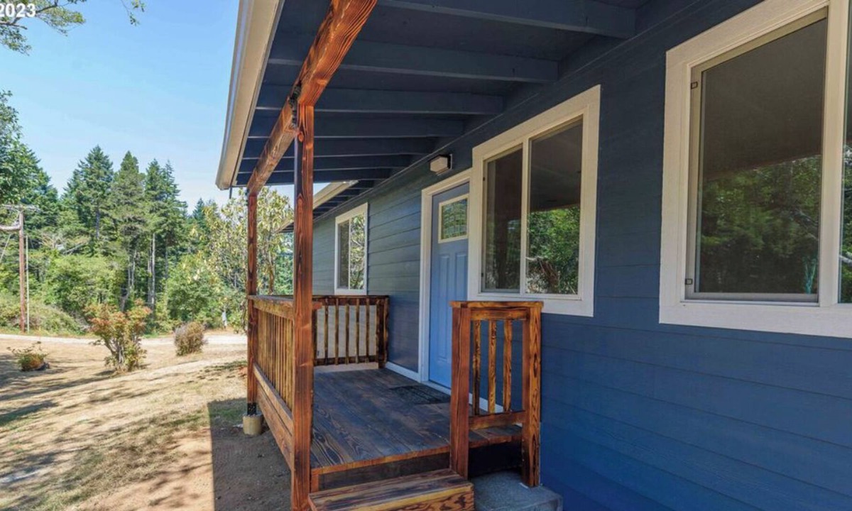 Saunders Lake House | Lake House Retreat