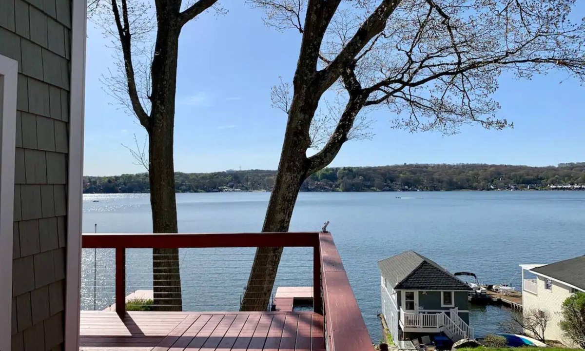 Hopatcong House | Lake house