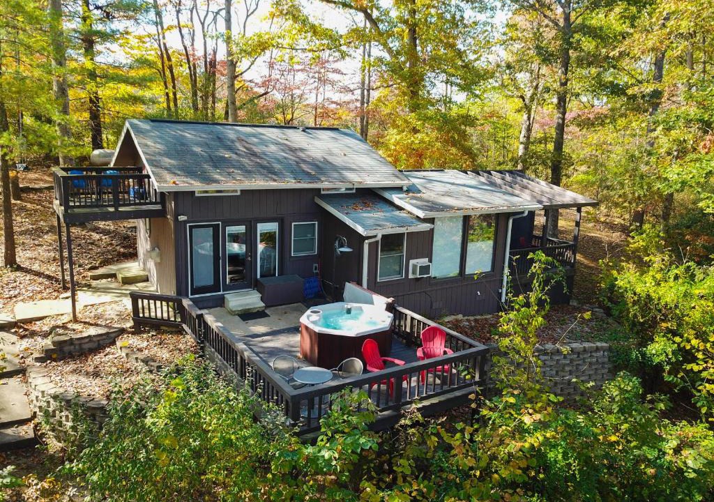 Heltonville House | Lake House