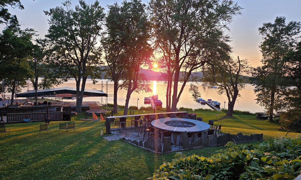 Richfield Springs Cabin | Lake House