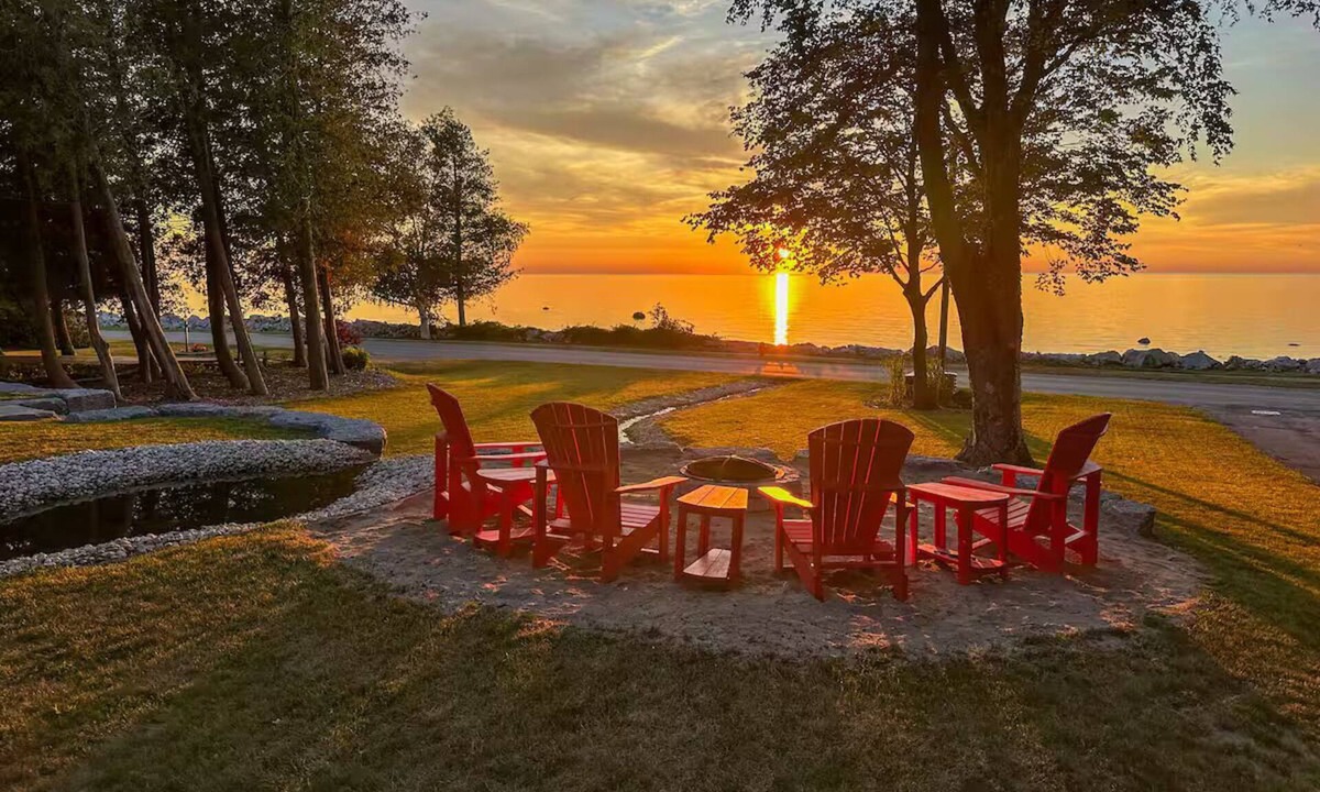 Kincardine Cottage | Lake Huron Shore Retreat